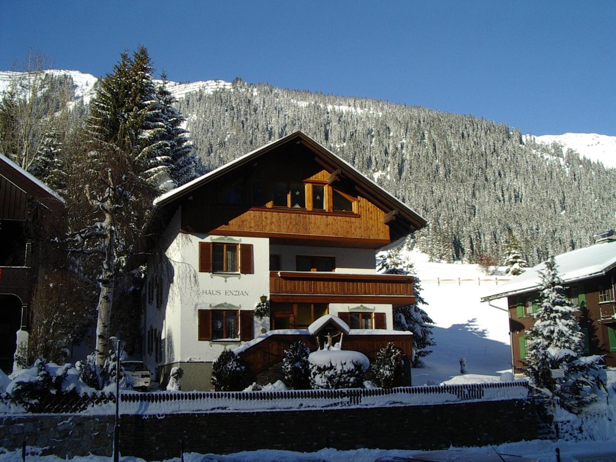 Haus Enzian Panzió Sankt Anton am Arlberg Kültér fotó